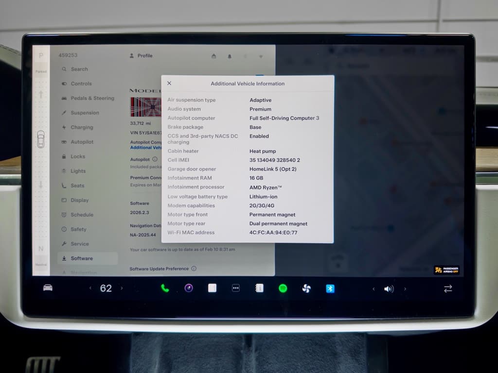 2022 Tesla Model S view 11