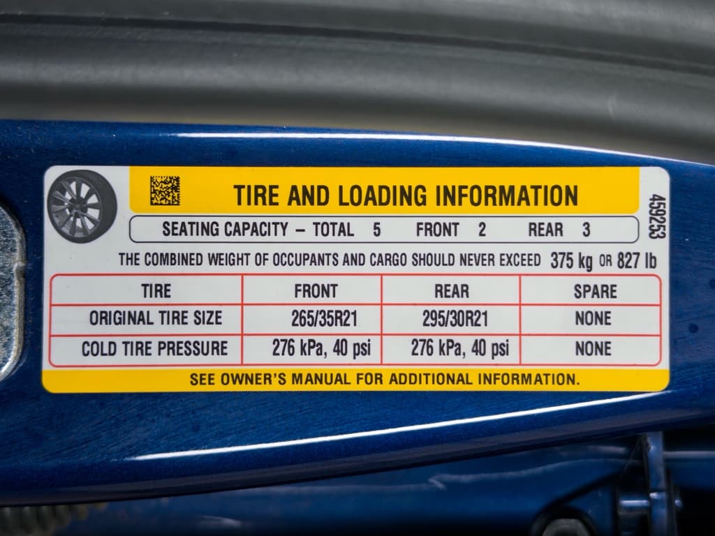 2022 Tesla Model S view 29
