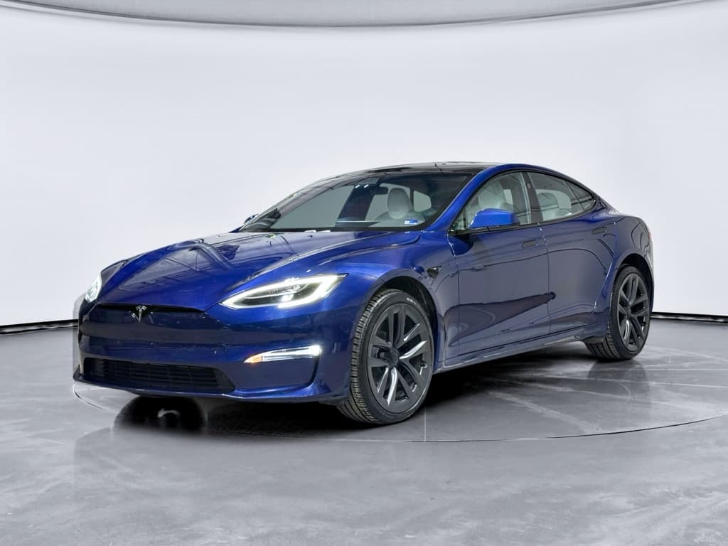 2022 Tesla Model S view 1