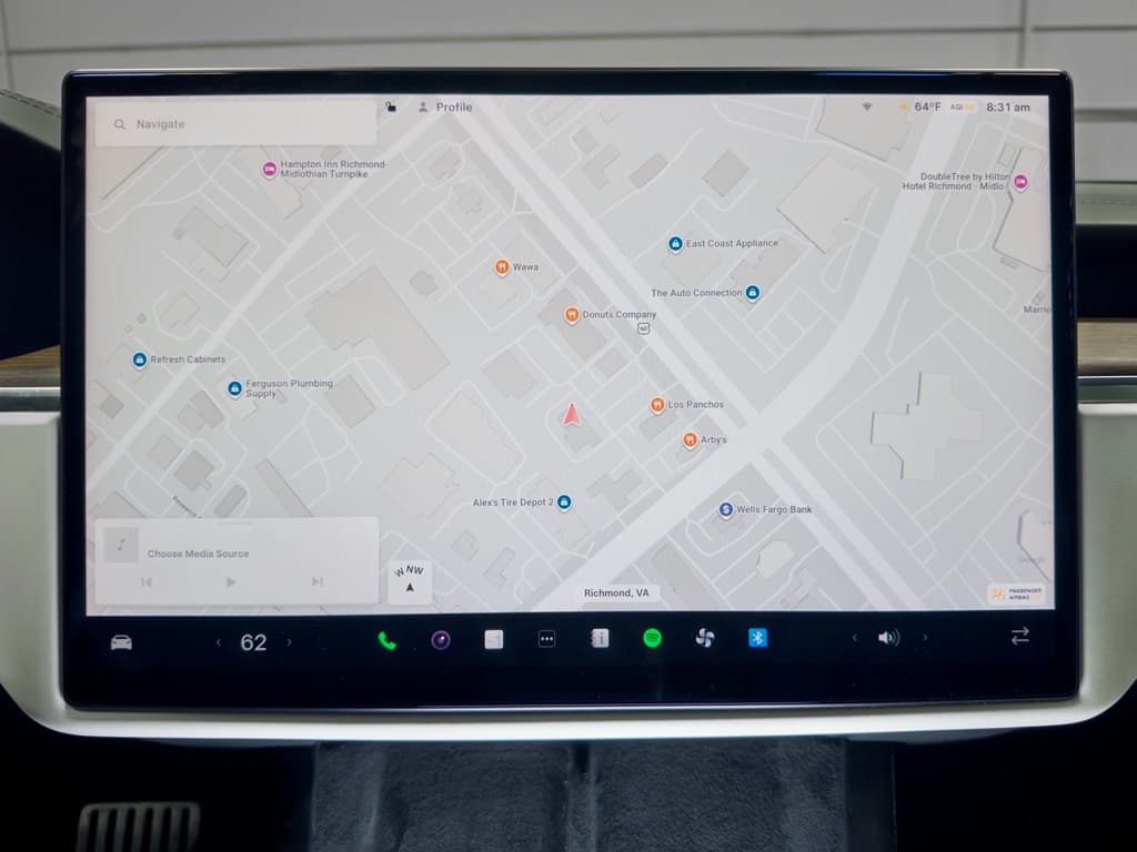 2022 Tesla Model S view 9