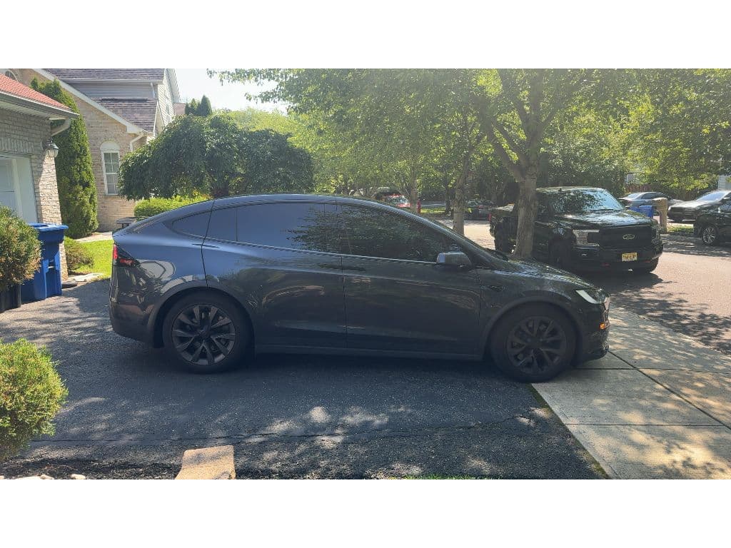 2025 Tesla Model X view 7