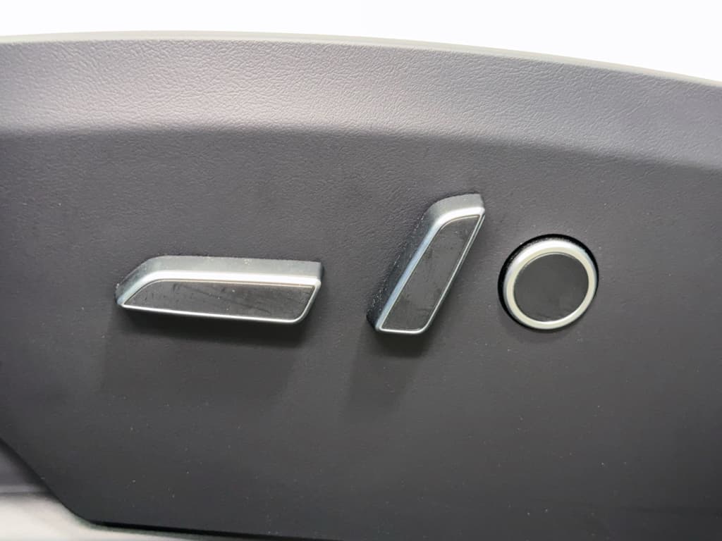 2025 Tesla Model X view 6