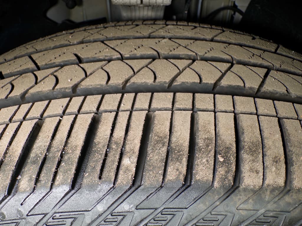 2025 Tesla Model X view 35