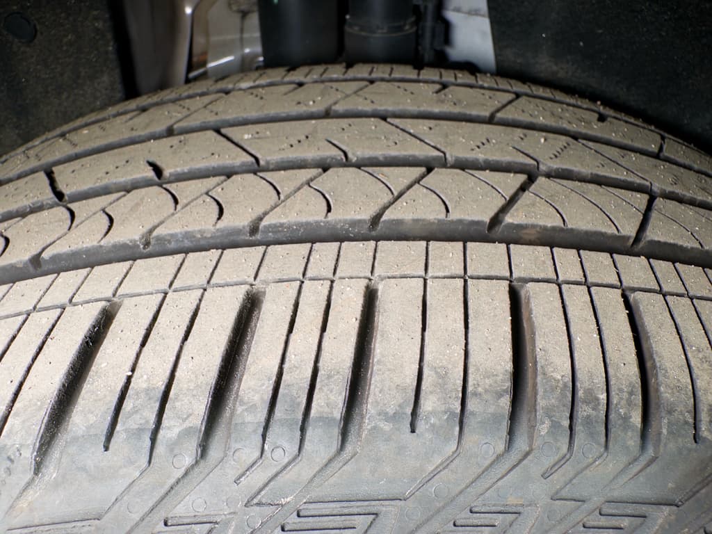 2025 Tesla Model X view 33