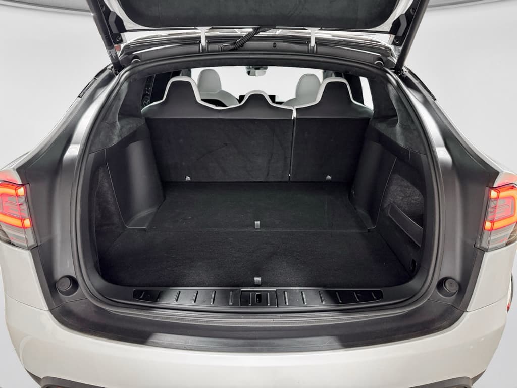 2025 Tesla Model X view 26