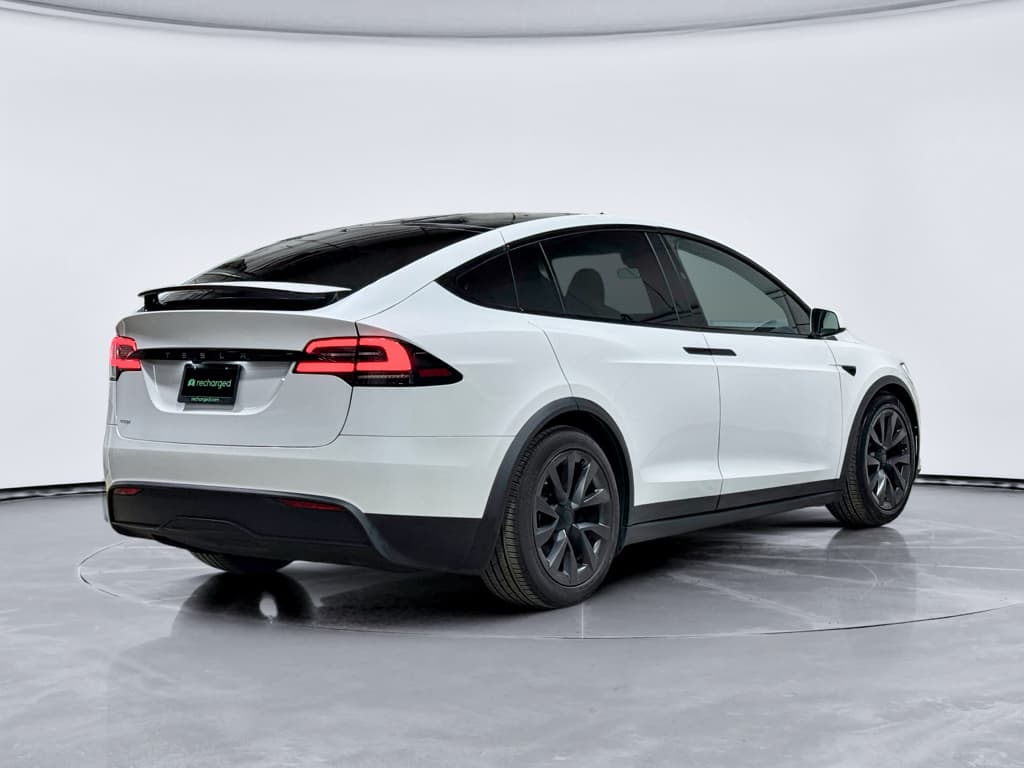2025 Tesla Model X view 3