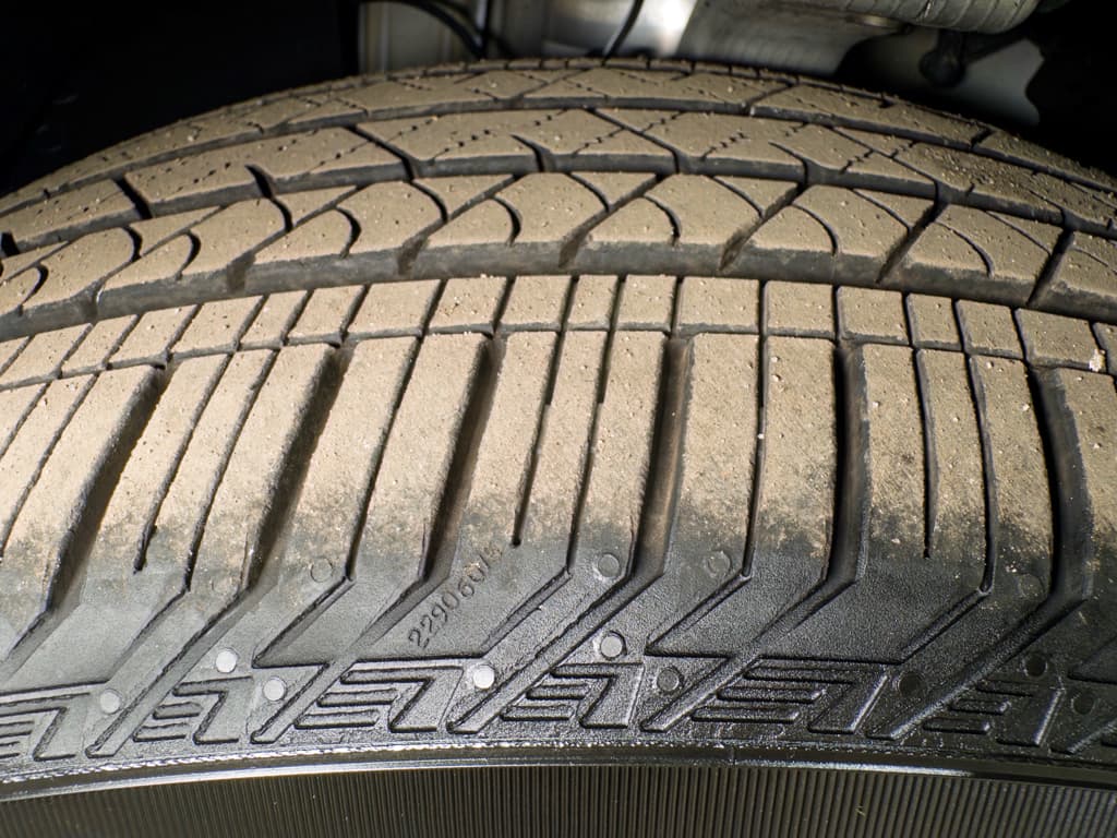 2025 Tesla Model X view 31