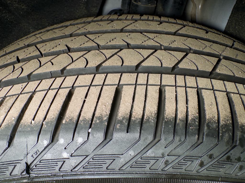 2025 Tesla Model X view 37