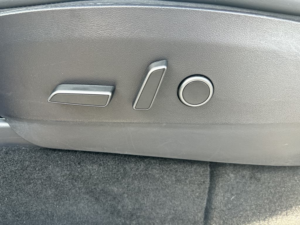 2022 Tesla Model Y view 6