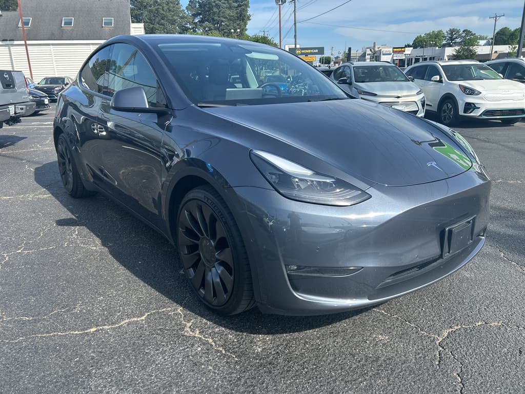 2022 Tesla Model Y view 4