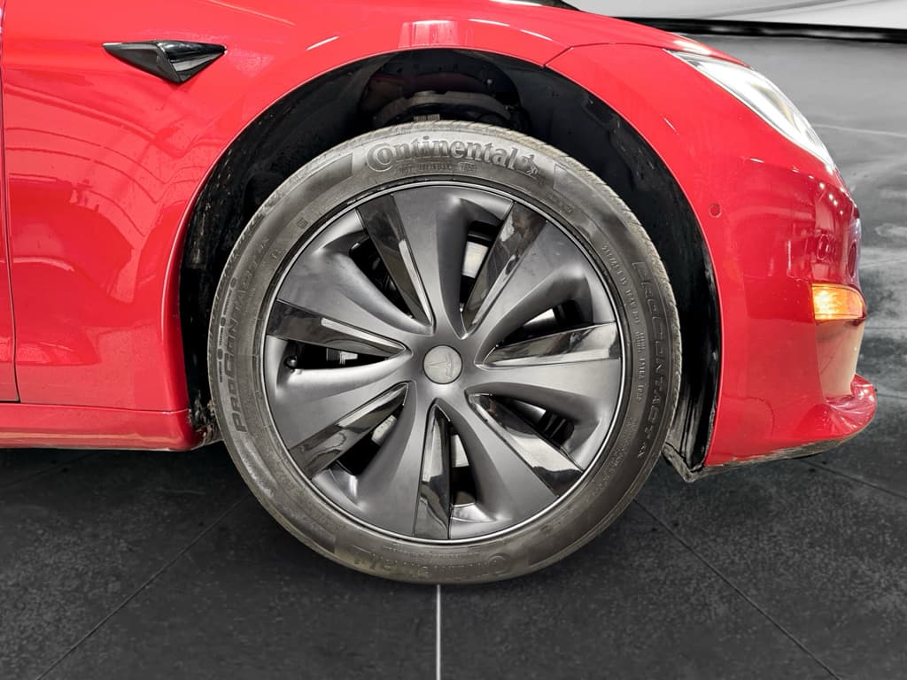 2022 Tesla Model S view 35