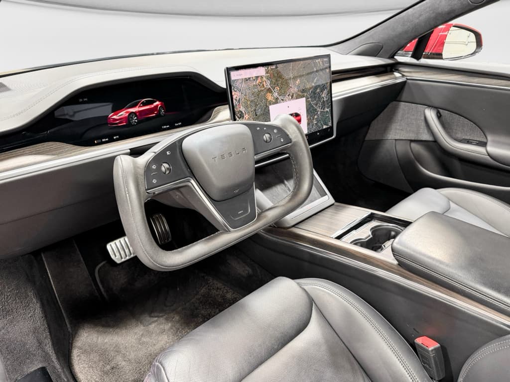 2022 Tesla Model S view 18