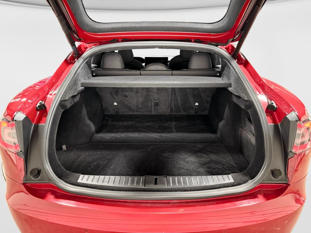 2022 Tesla Model S view 27