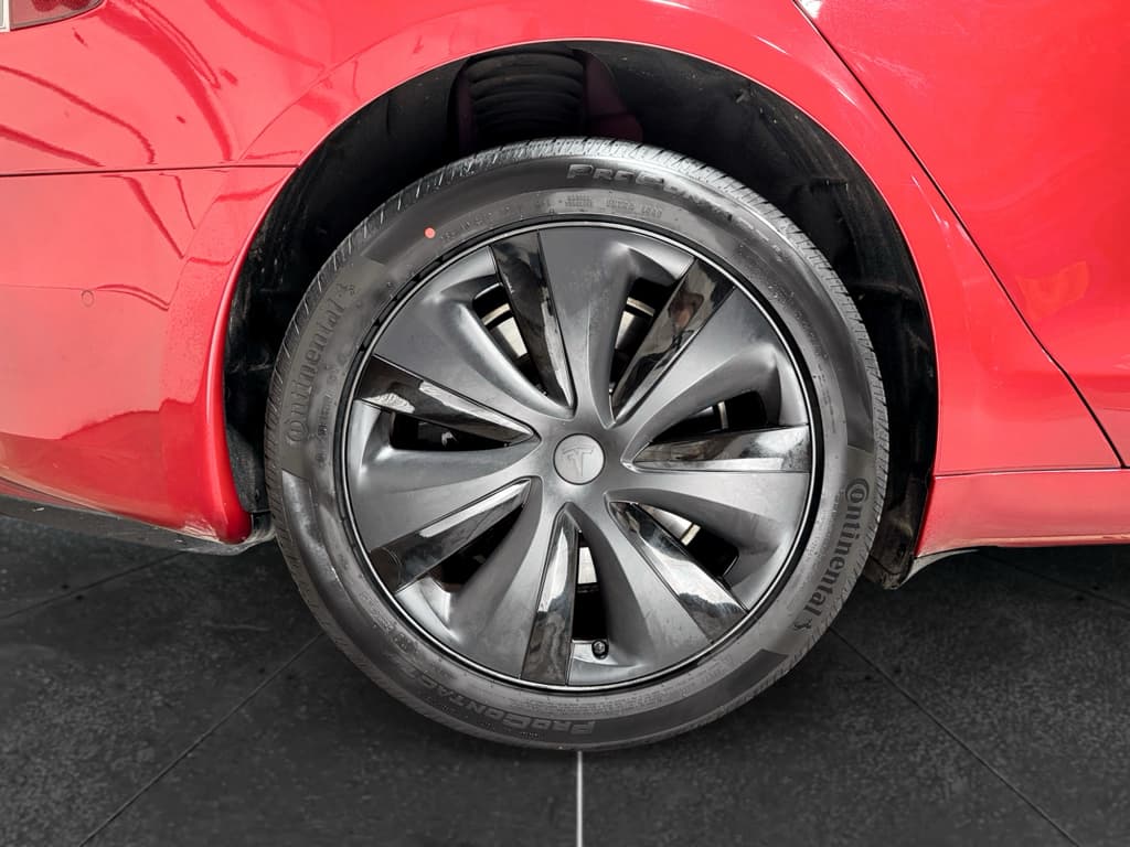 2022 Tesla Model S view 37