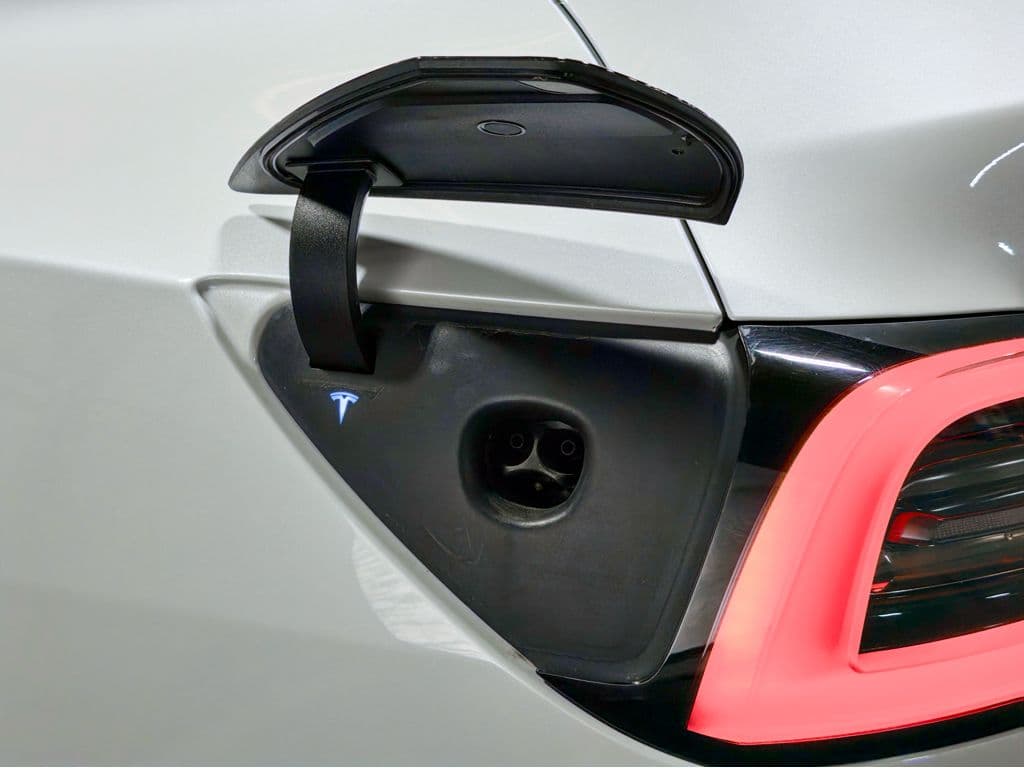 2022 Tesla Model Y view 5