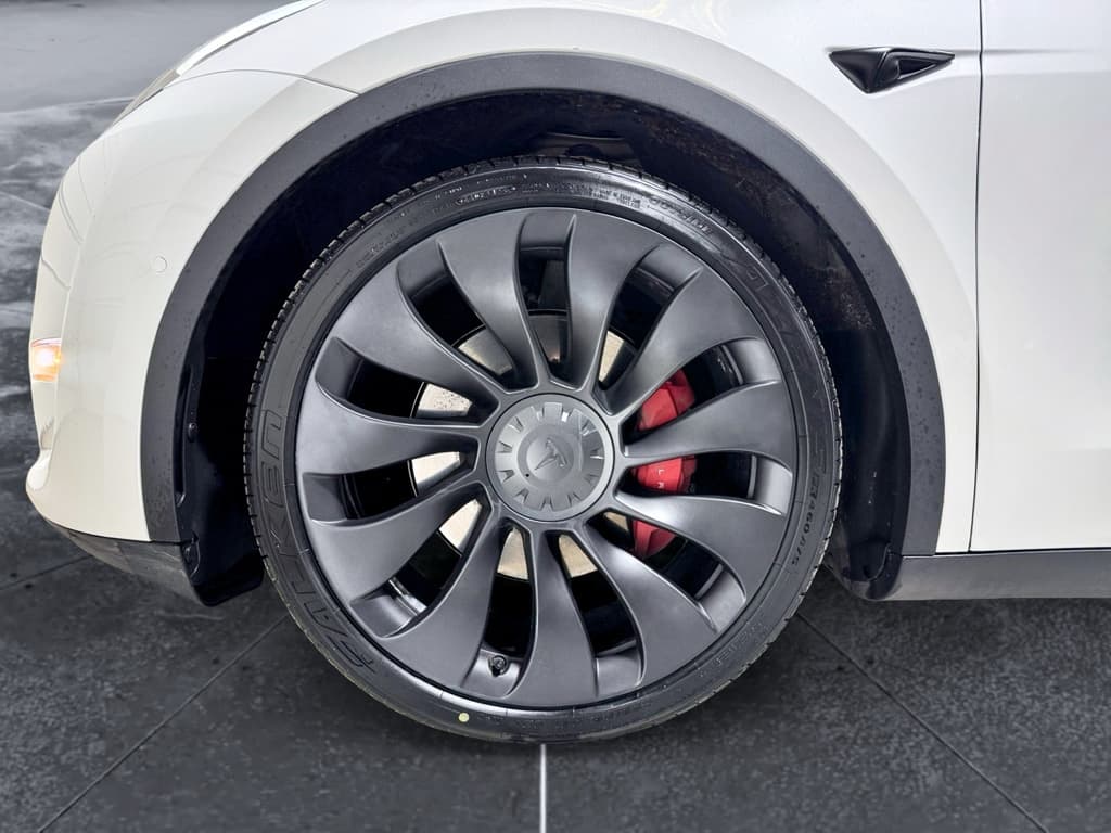 2022 Tesla Model Y view 30