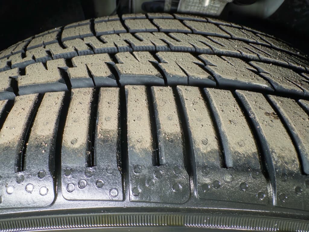 2022 Tesla Model Y view 35