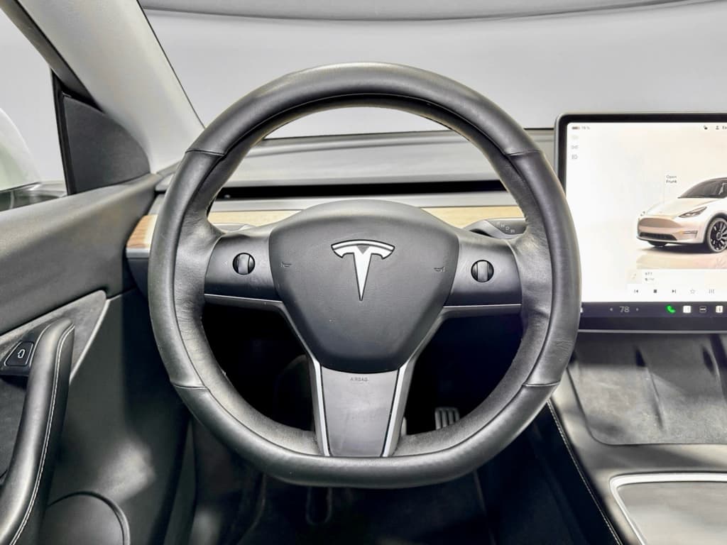 2022 Tesla Model Y view 8