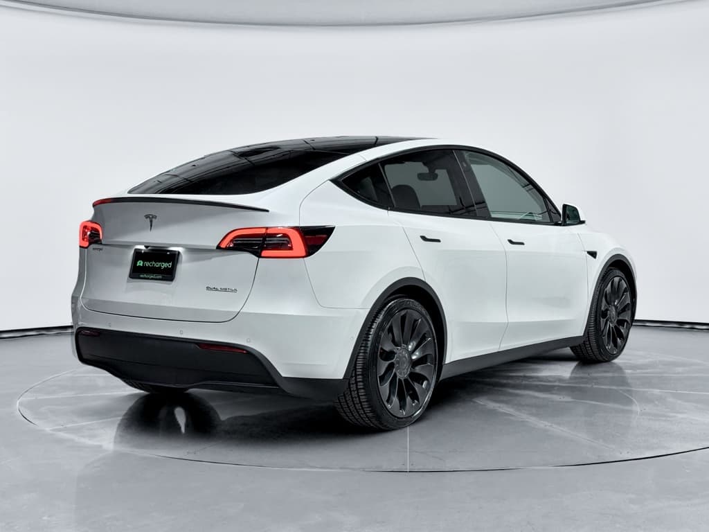 2022 Tesla Model Y view 3
