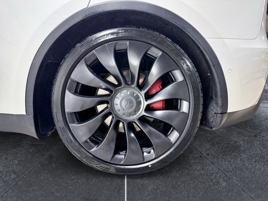 2022 Tesla Model Y view 32