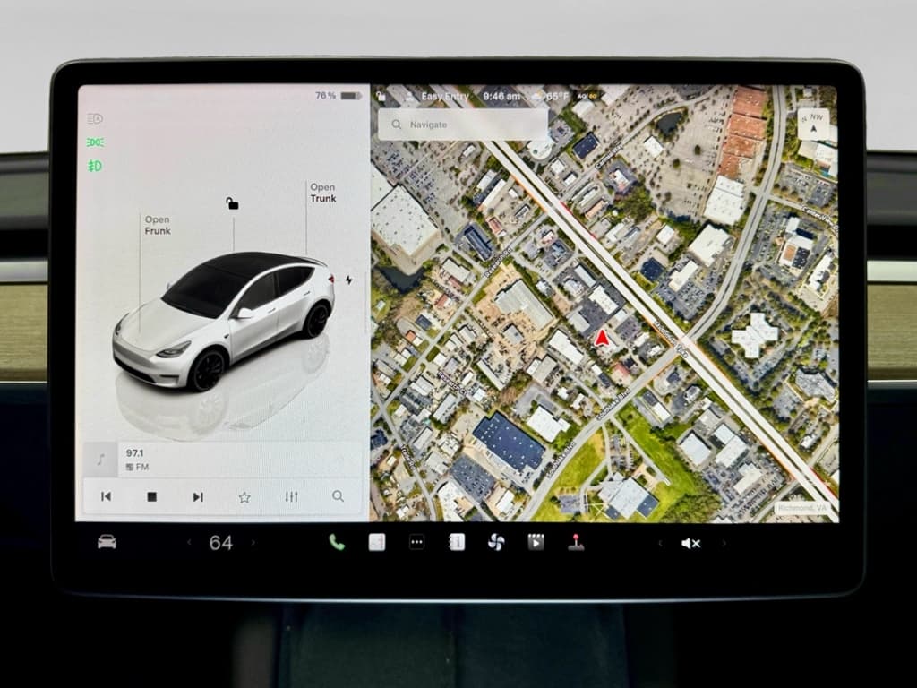 2022 Tesla Model Y view 13