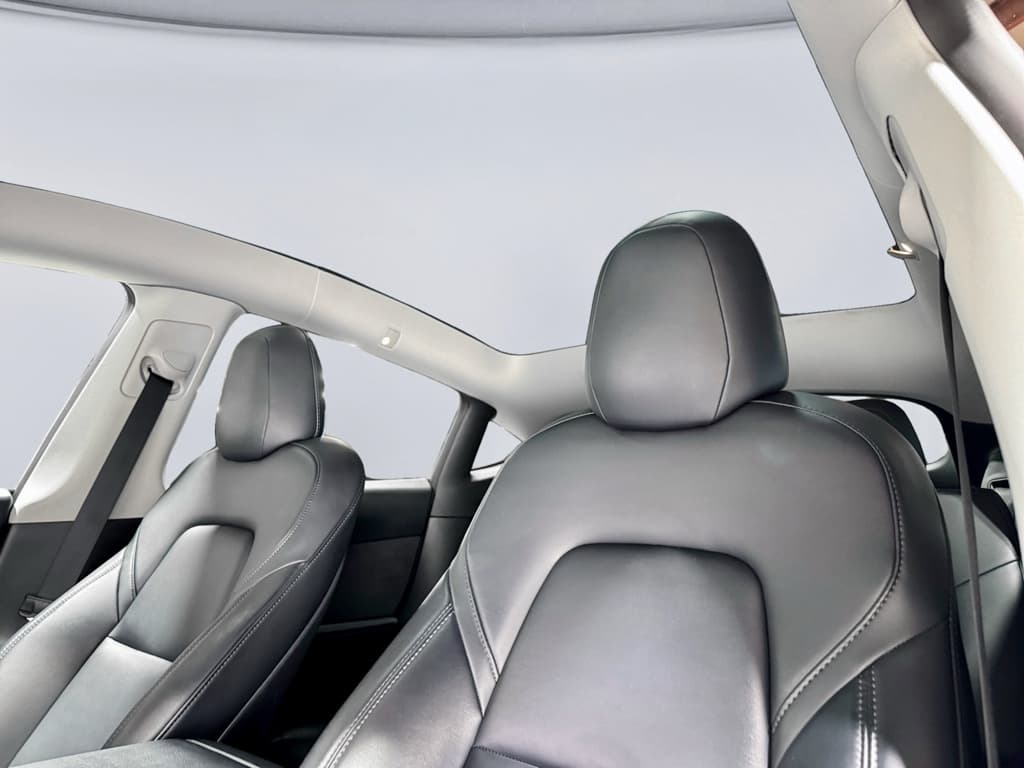 2022 Tesla Model Y view 23