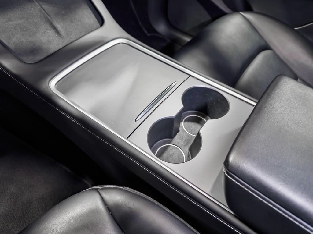 2022 Tesla Model Y view 18