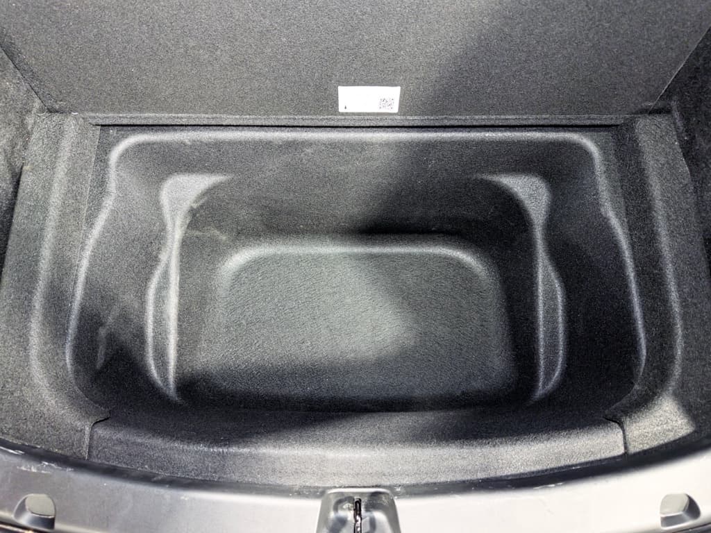 2022 Tesla Model Y view 27