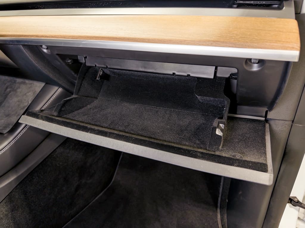 2022 Tesla Model Y view 19