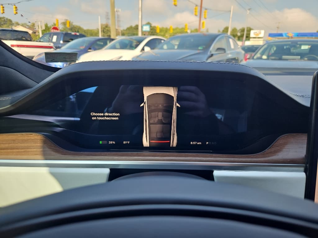 2022 Tesla Model S view 9