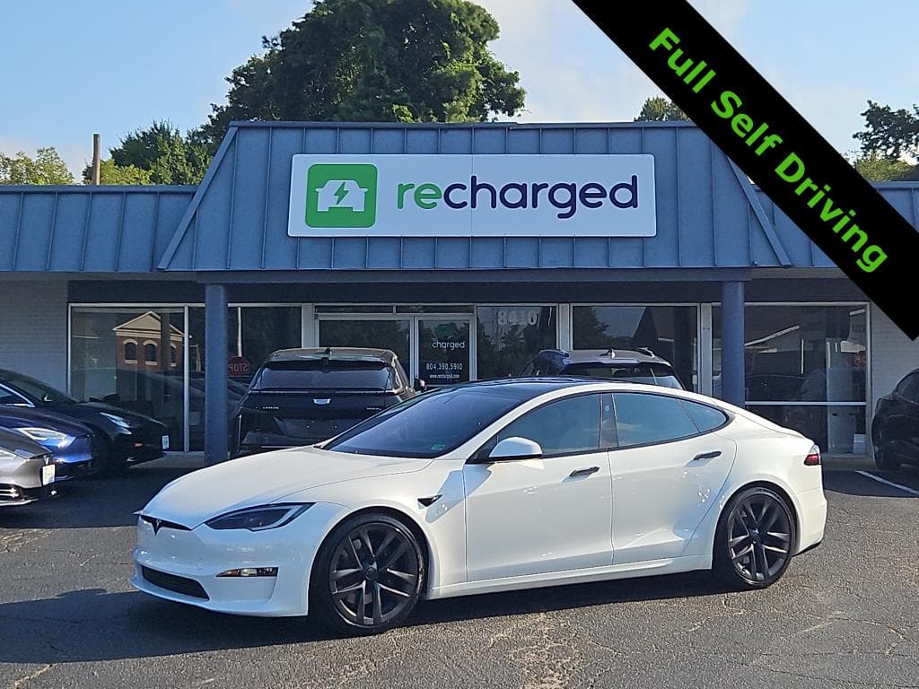 2022 Tesla Model S view 1