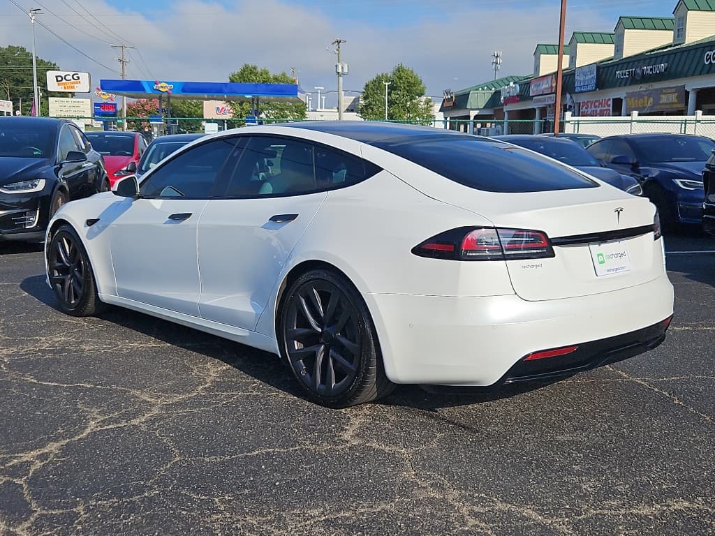 2022 Tesla Model S view 2