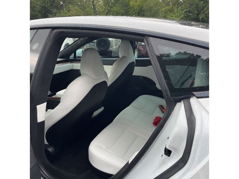 2022 Tesla Model S view 6