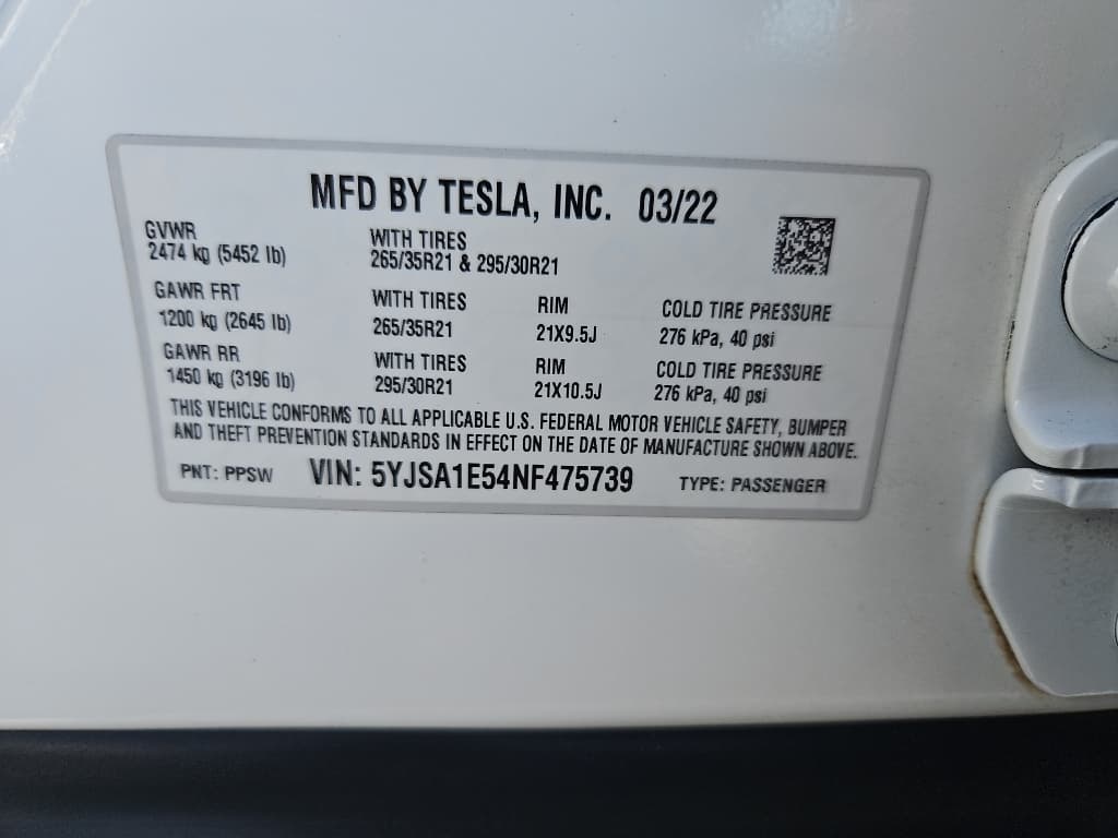 2022 Tesla Model S view 24