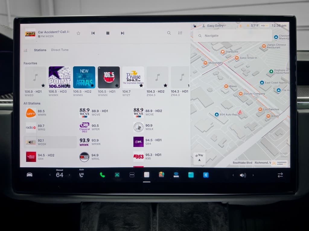 2022 Tesla Model S view 13