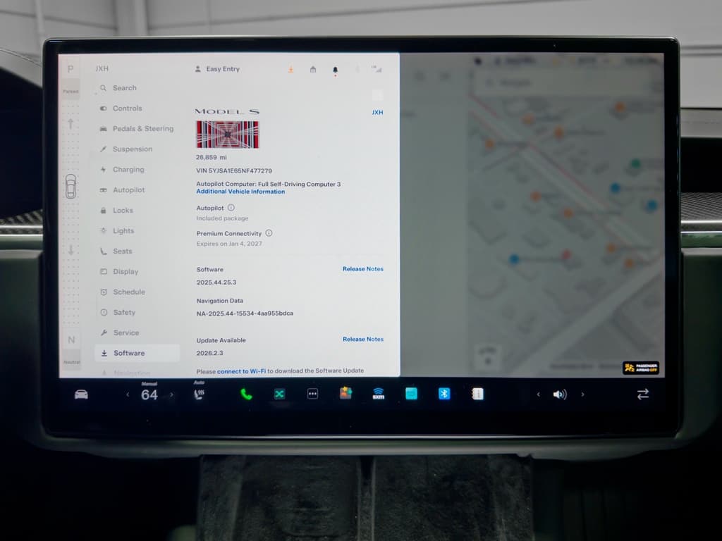 2022 Tesla Model S view 11