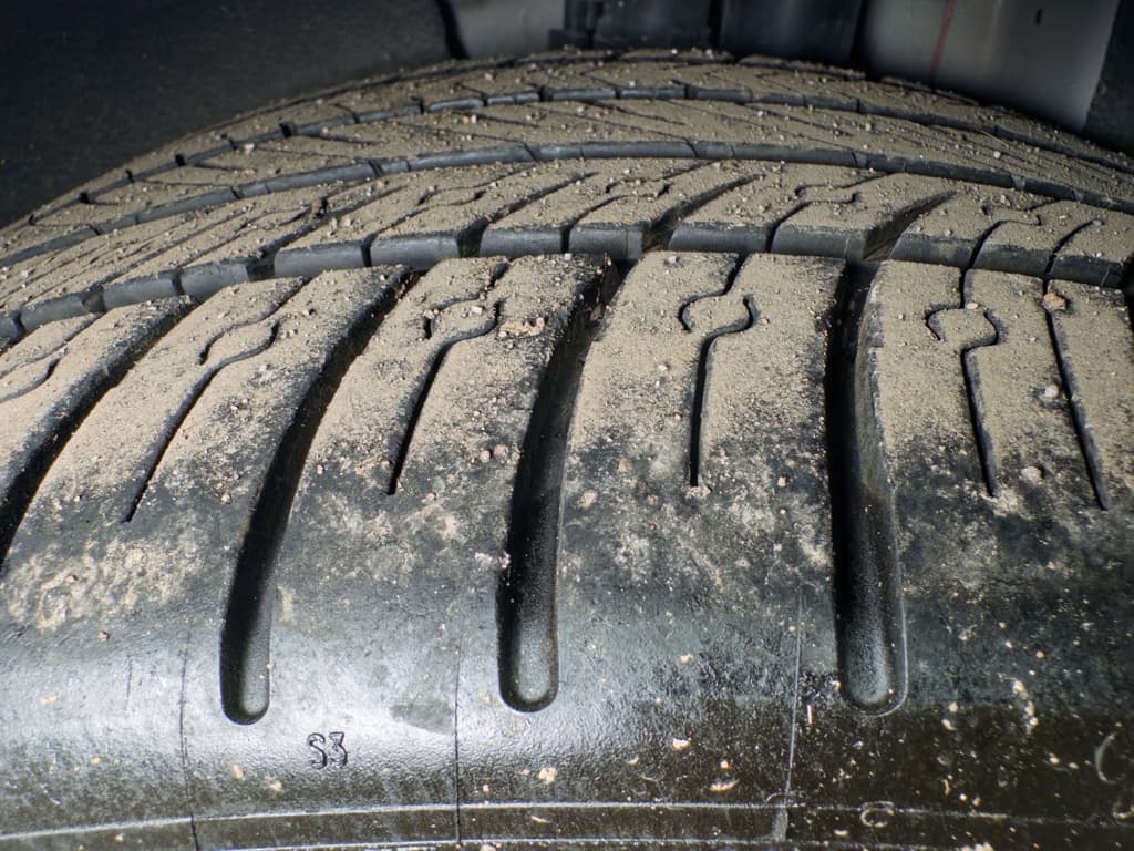 2022 Tesla Model S view 35