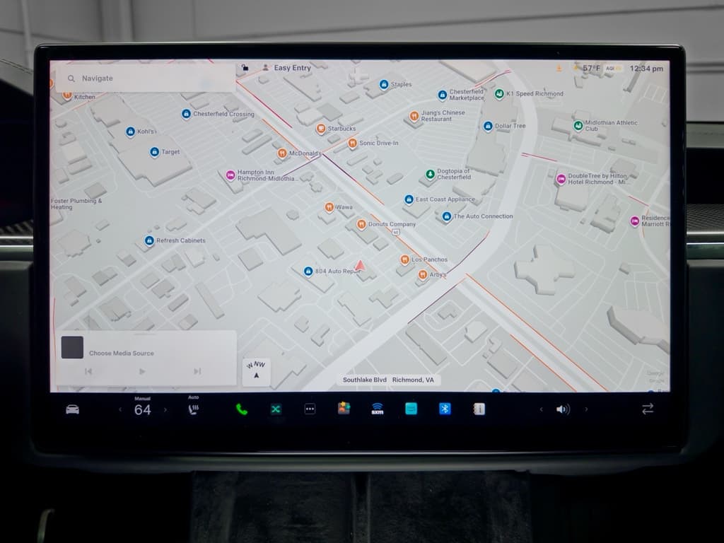 2022 Tesla Model S view 9