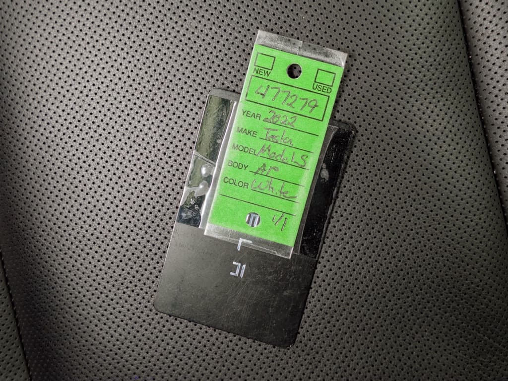 2022 Tesla Model S view 22