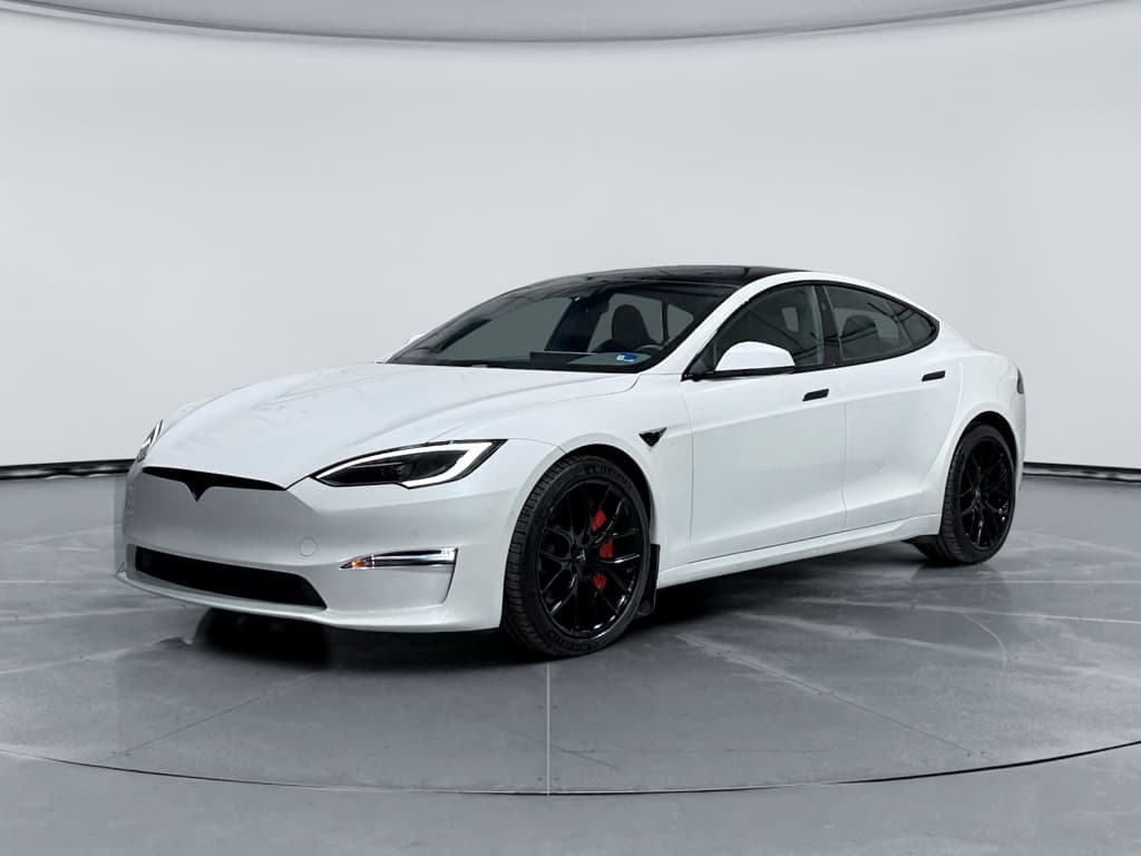 2022 Tesla Model S view 1
