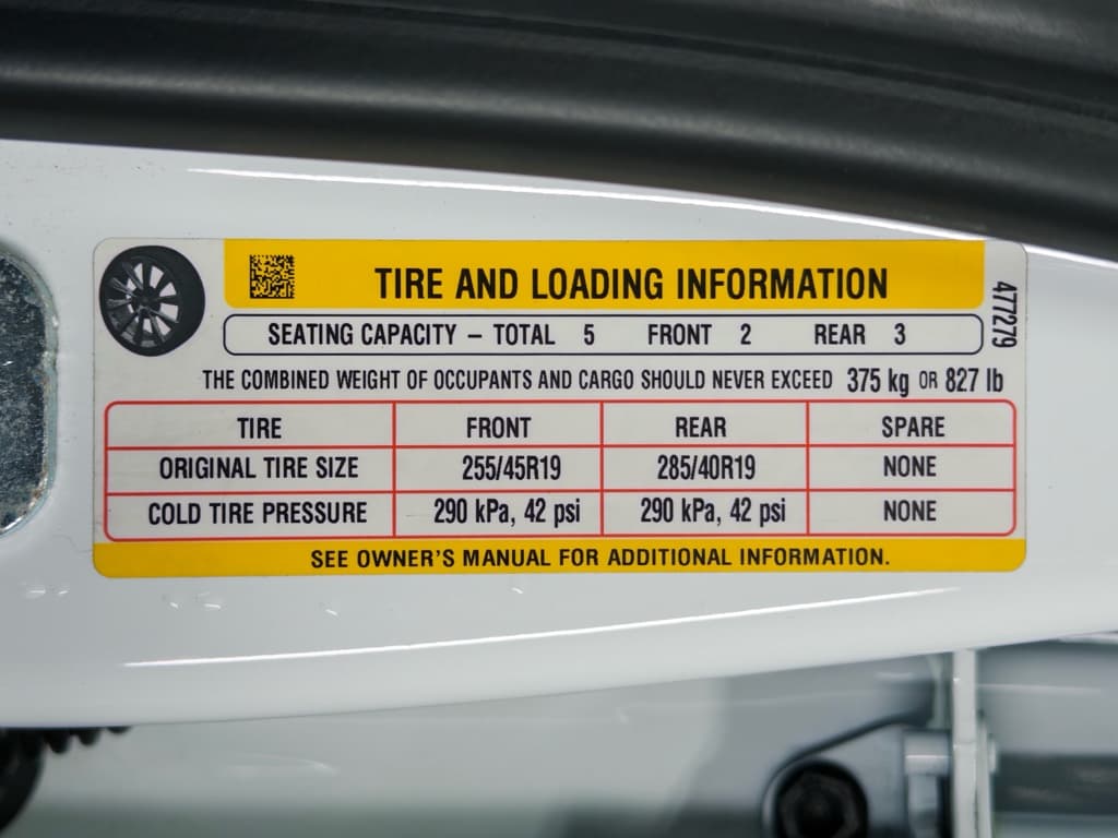 2022 Tesla Model S view 29