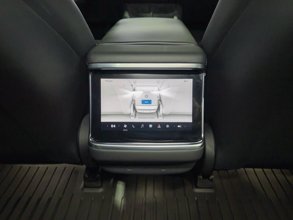 2022 Tesla Model S view 20