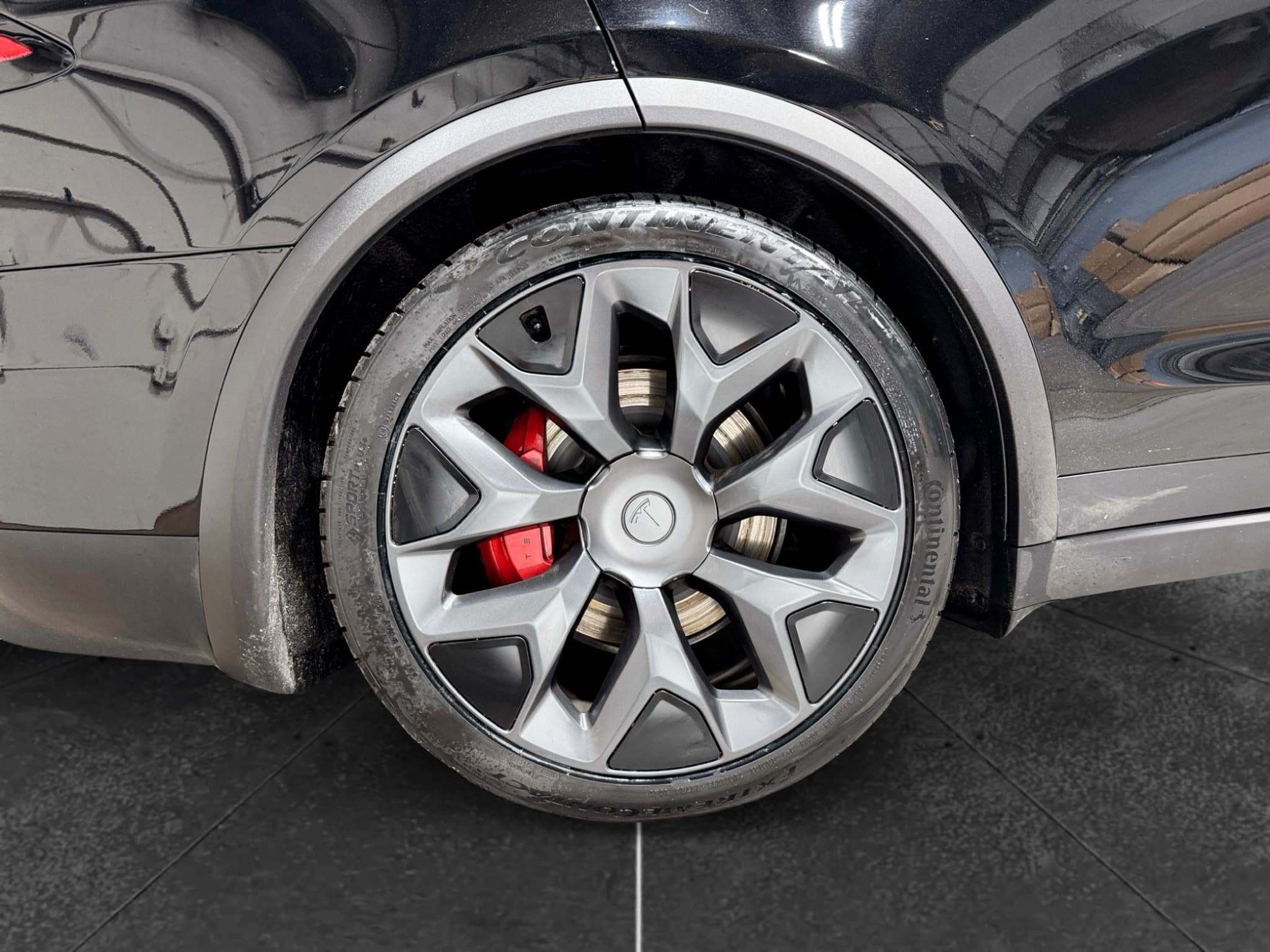 2026 Tesla Model X view 36