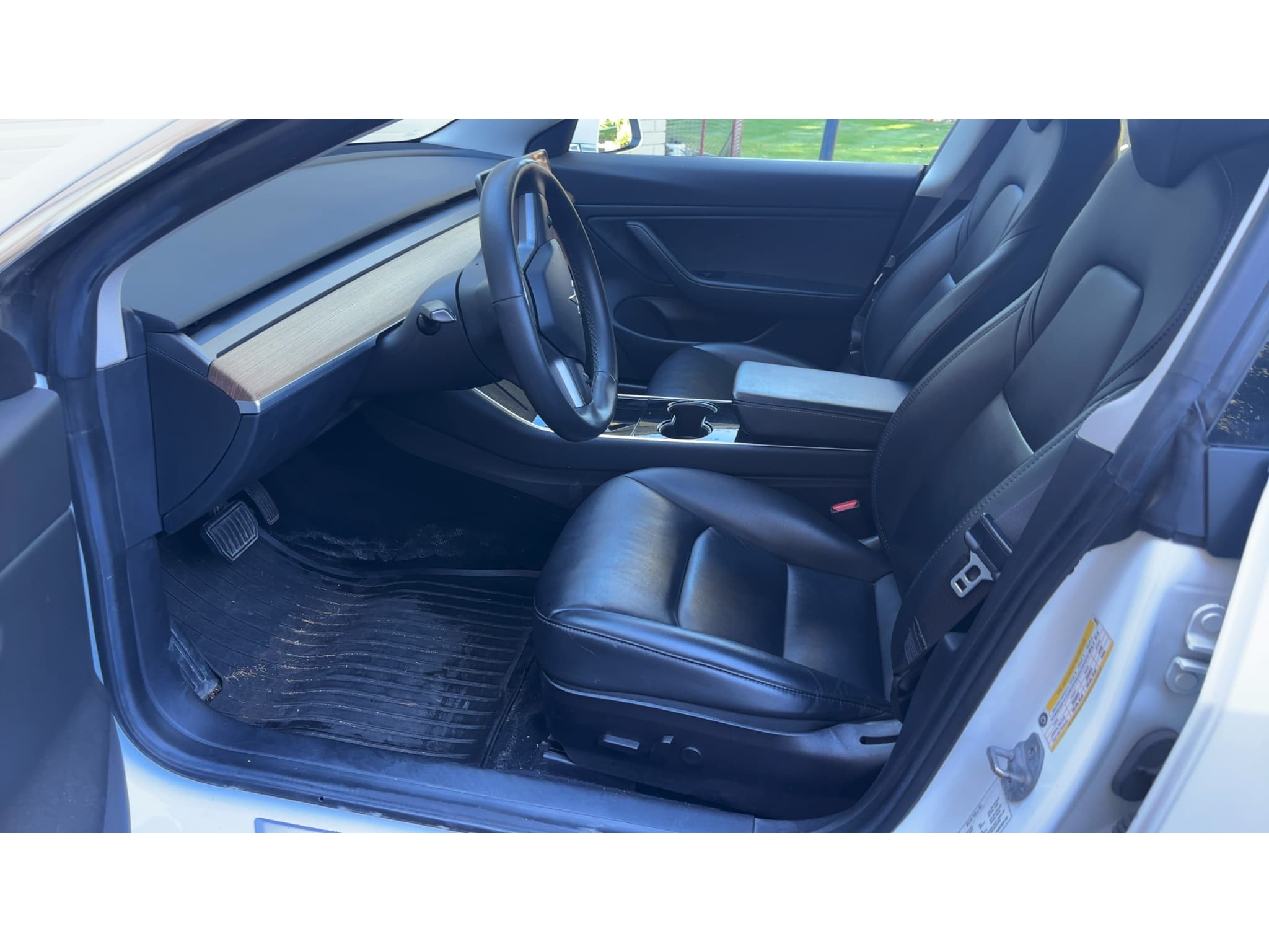 2019 Tesla Model 3 view 10