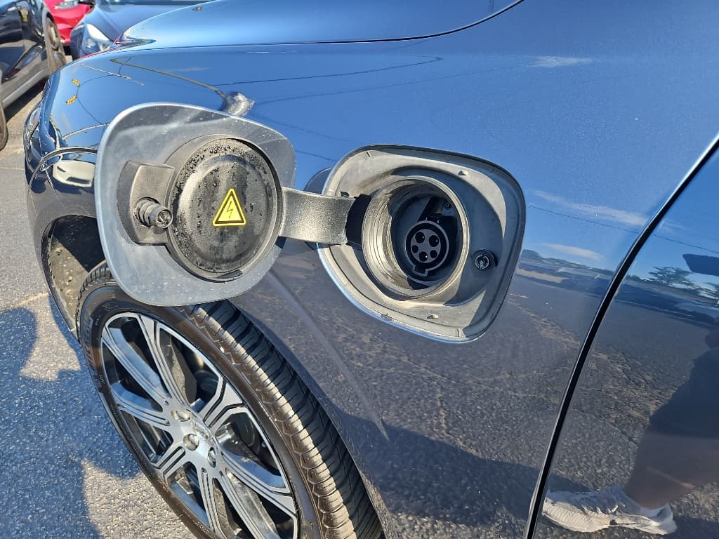 2020 Volvo XC60 view 15