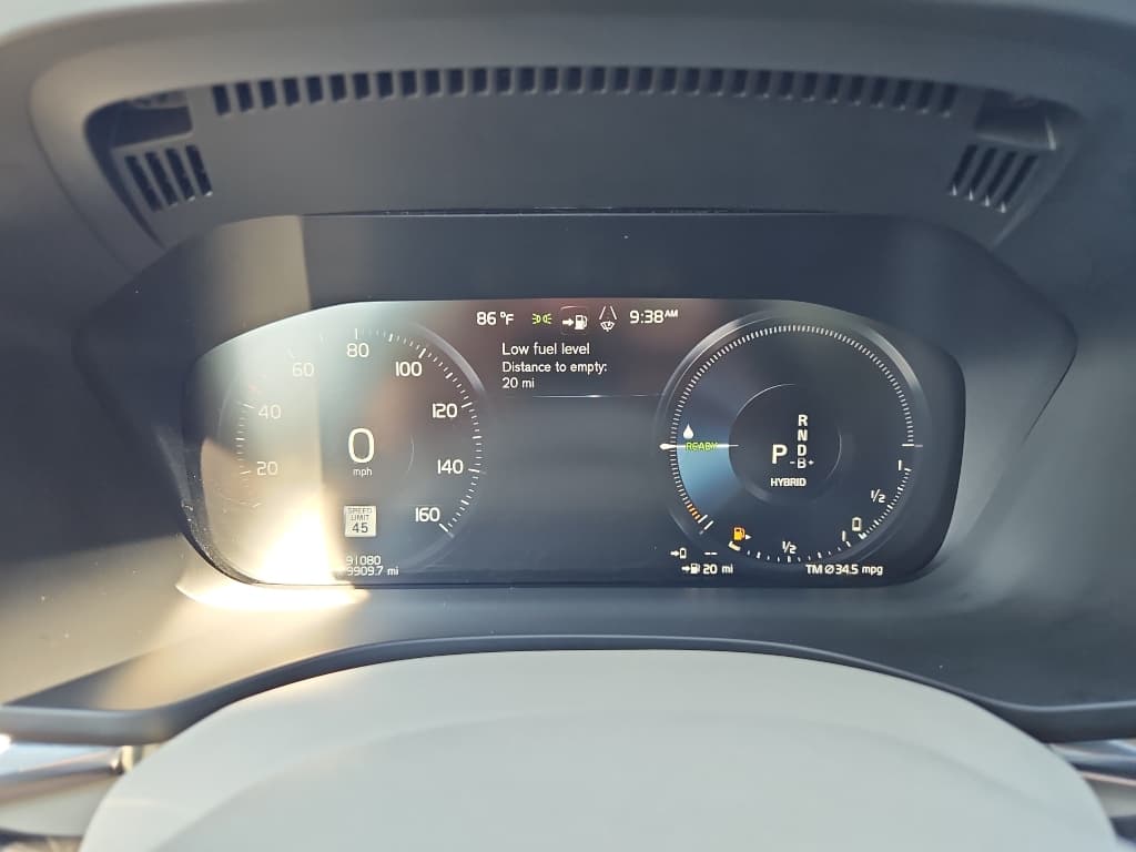 2020 Volvo XC60 view 26