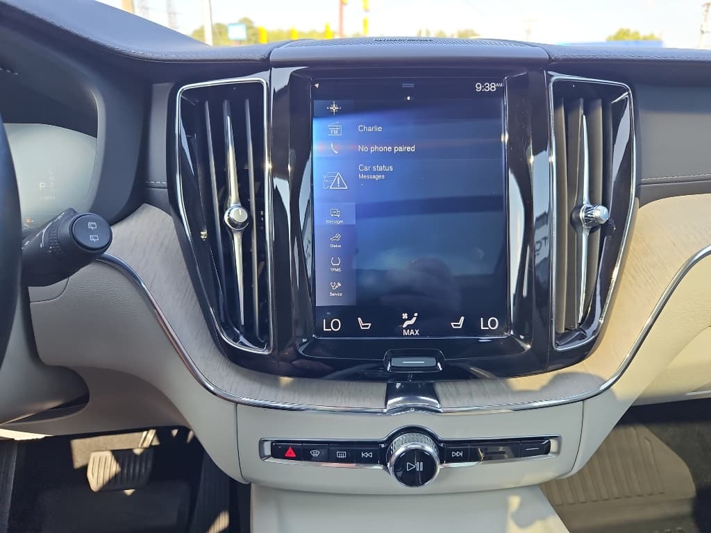 2020 Volvo XC60 view 29