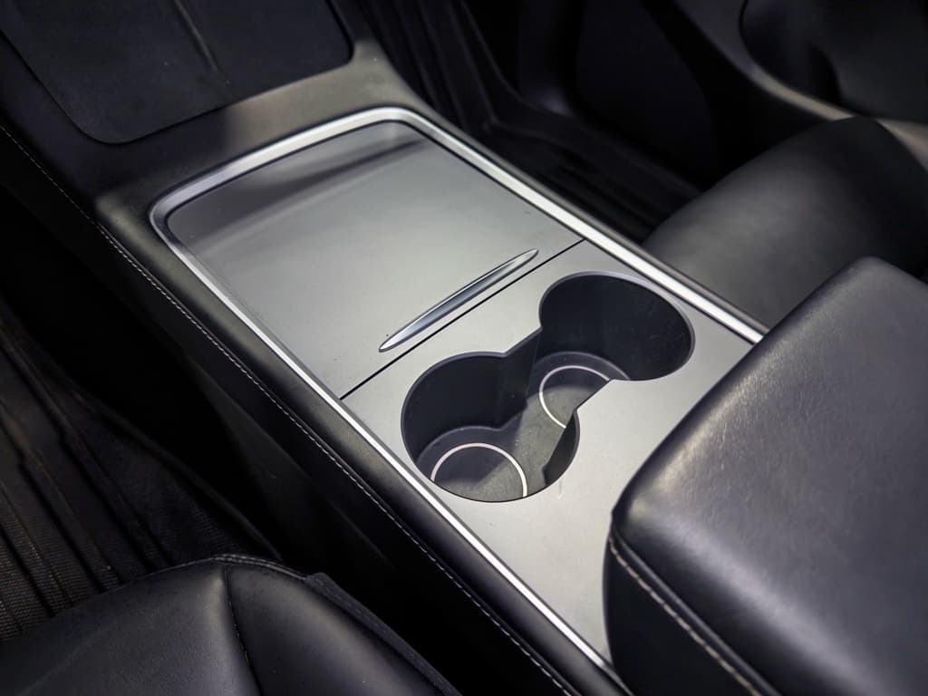 2022 Tesla Model Y view 18