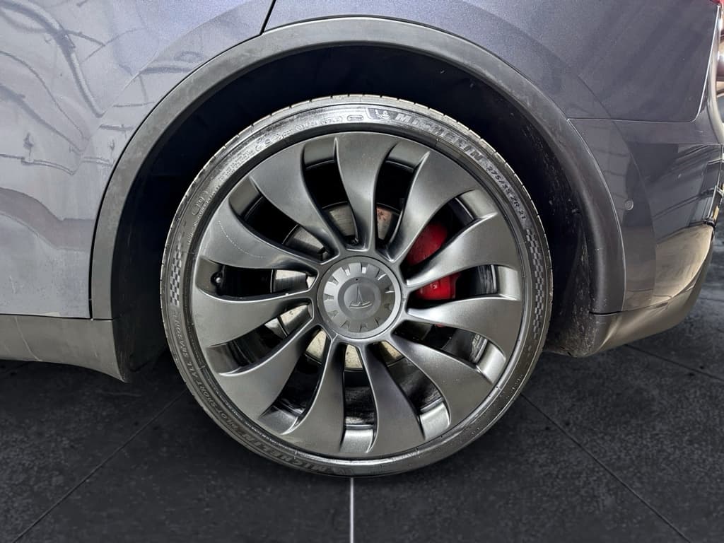 2022 Tesla Model Y view 32