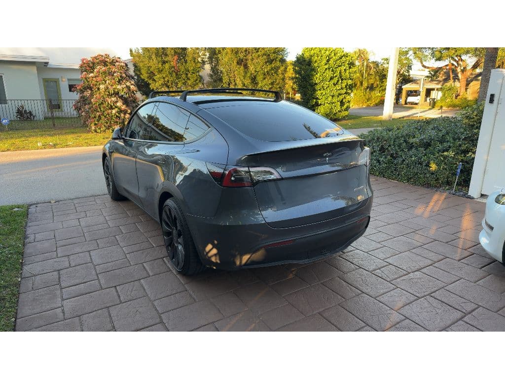 2022 Tesla Model Y view 3